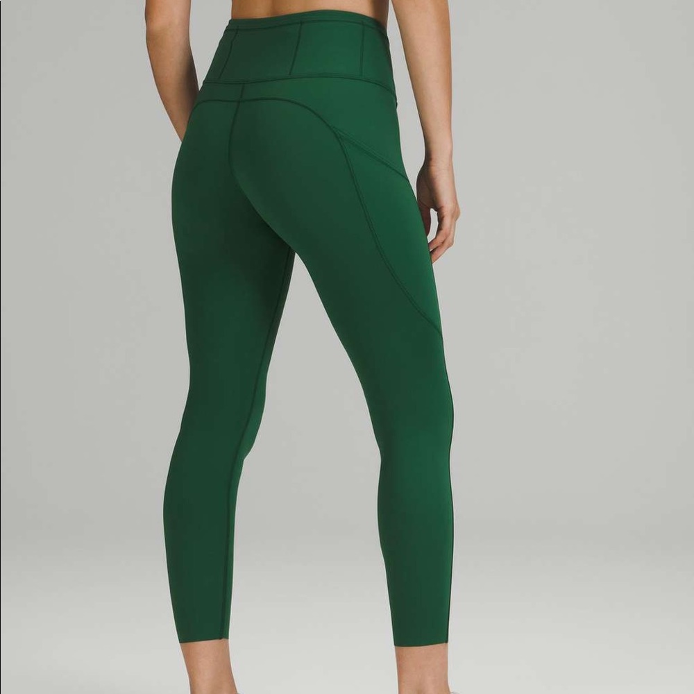 Lululemon fast and free 25” inseam leggings size 4 Everglade green
